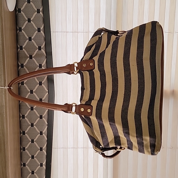 sole society eda tote- SchoolPro